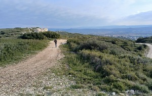 La-Fare-les-Oliviers plateau, vallons et patrimoine - P2