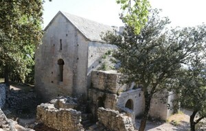 Sainte Anne de Goiron et la crête de la Chaine des Côtes - P1